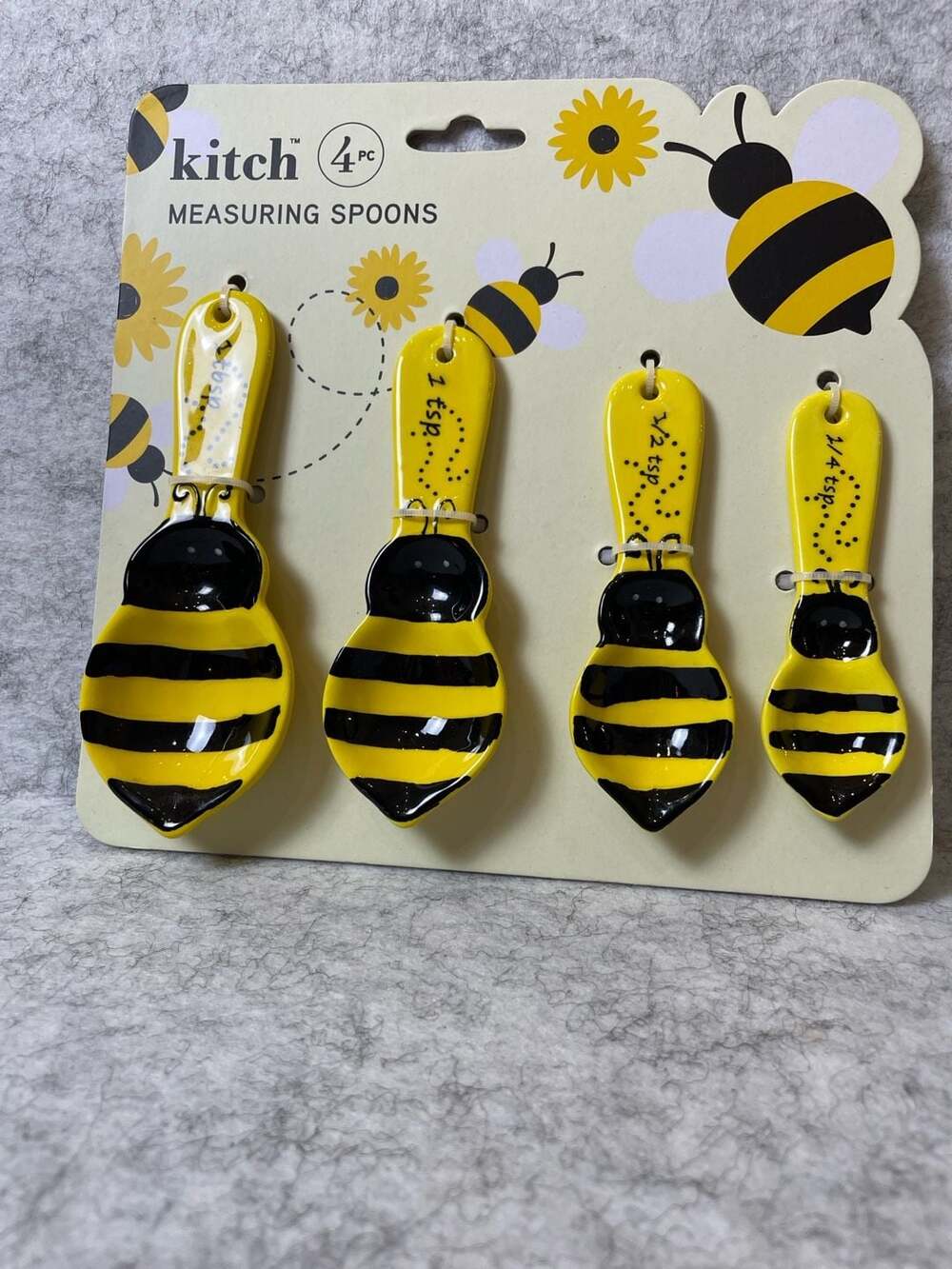 Kitch 4-Piece Ceramic Honey Bee Measuring Spoon Set